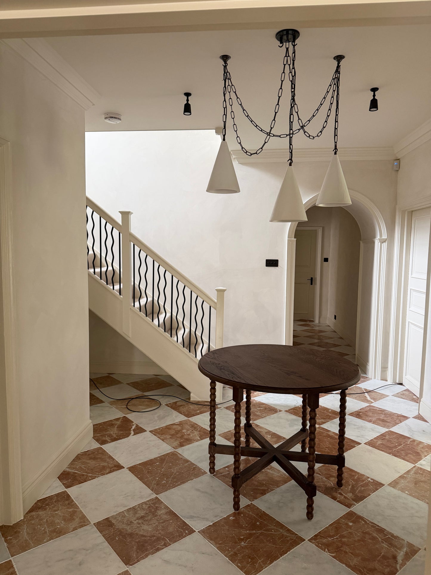 'The Bobby' Entrance Table